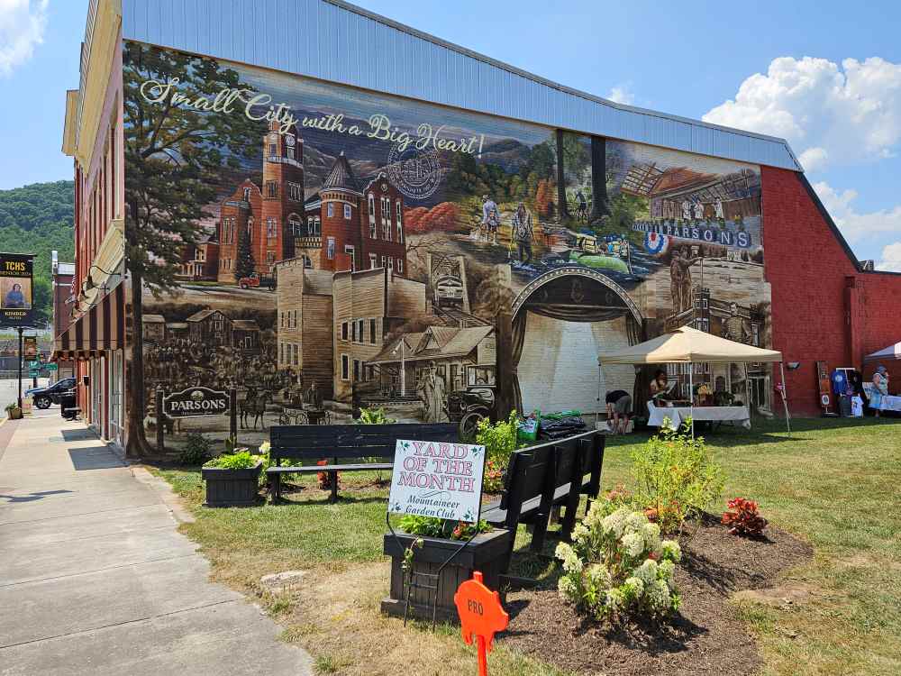 d p garden mural.jpg