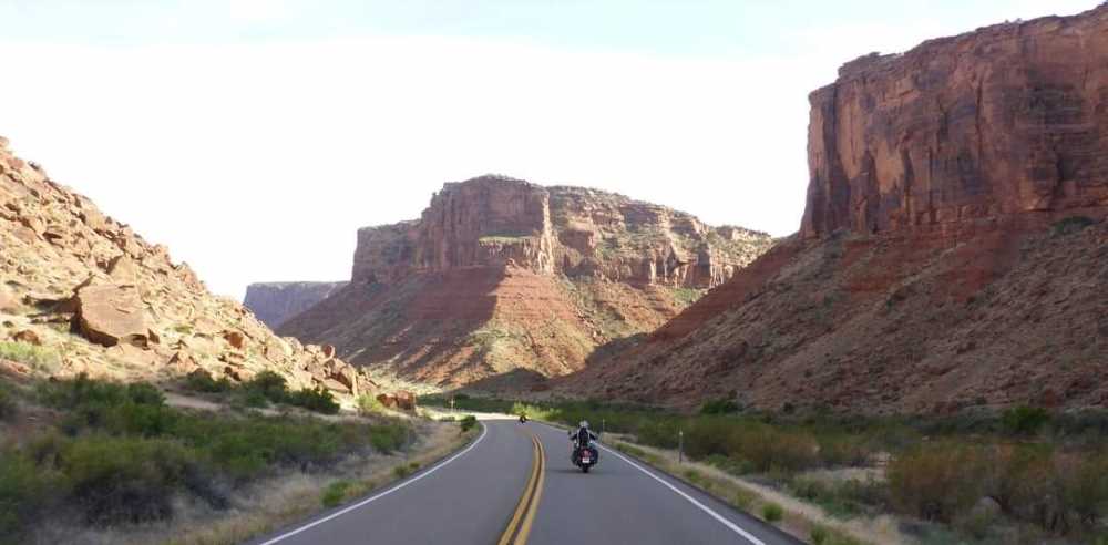 red canyons begin.jpg